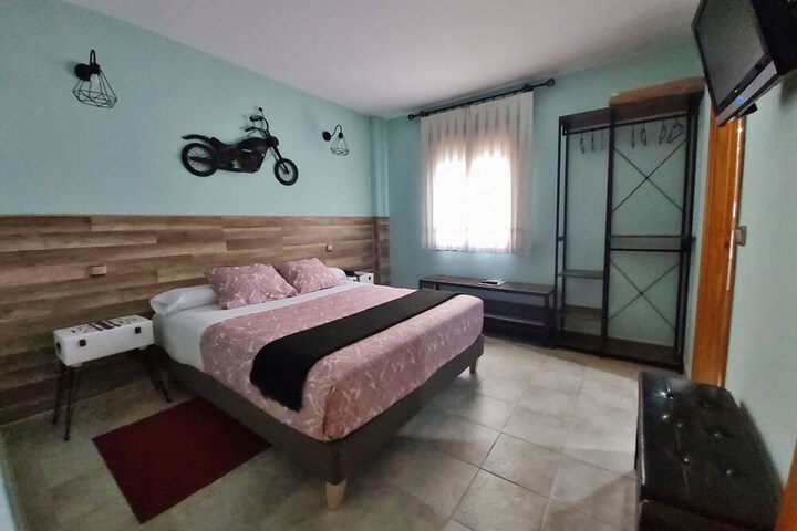 Room 32 of 49