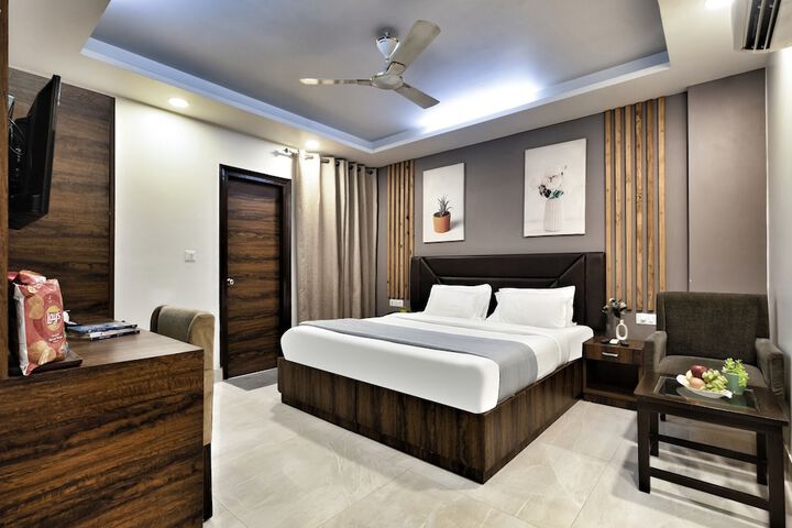 Room 31 of 74