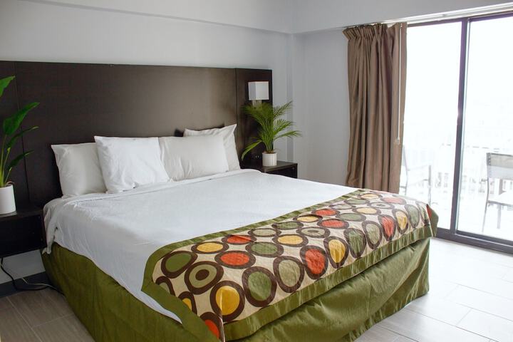 Ocean Front Suite Lower Floor Sleeps 6 (28 of 28)