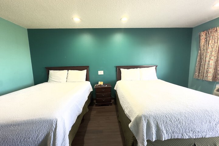 1 King Bed (12 of 12)