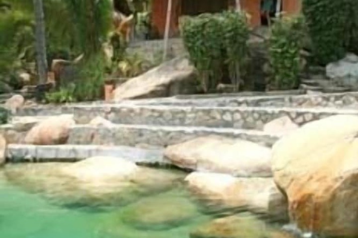 Hotel Pool