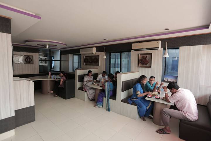 Dining 56 of 65