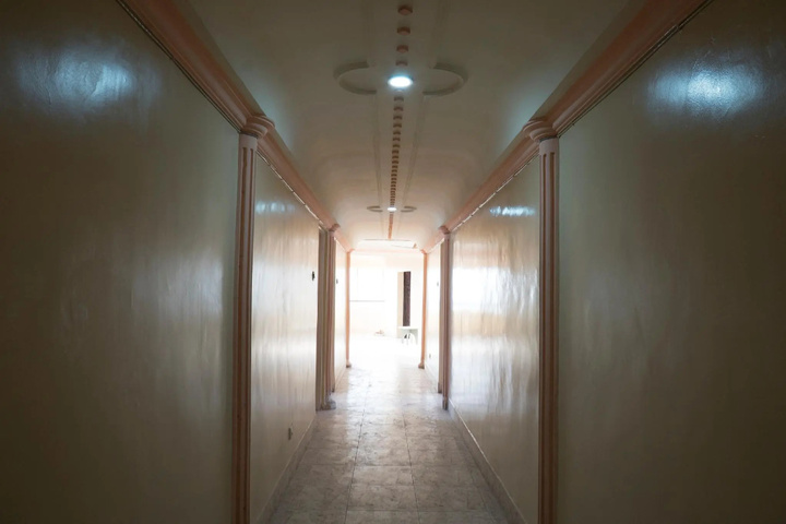 Room 10 of 12