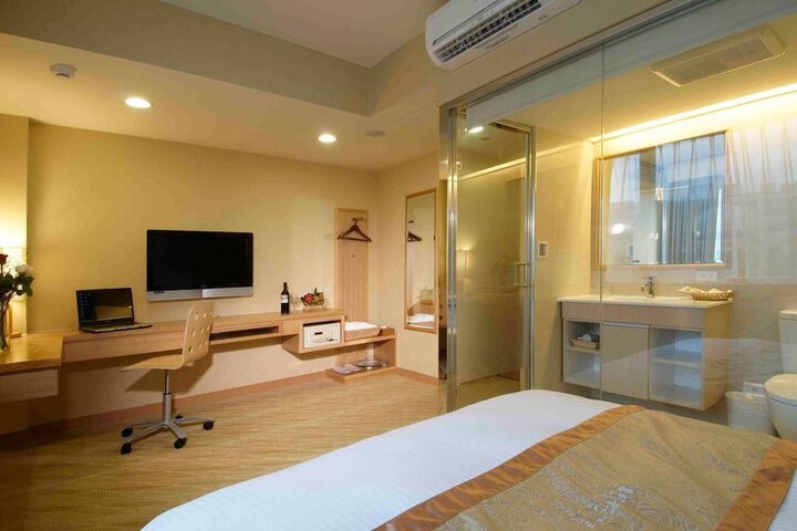 Room 26 of 47