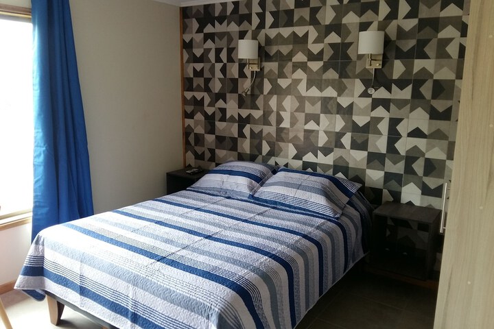 Room 13 of 40