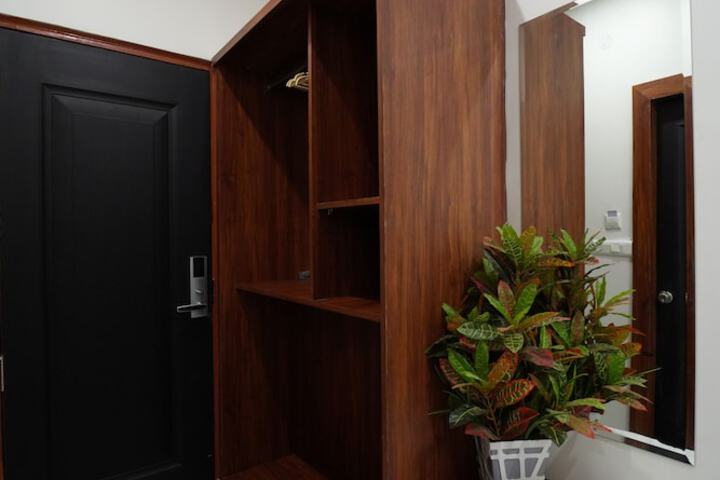 Room 4 of 11