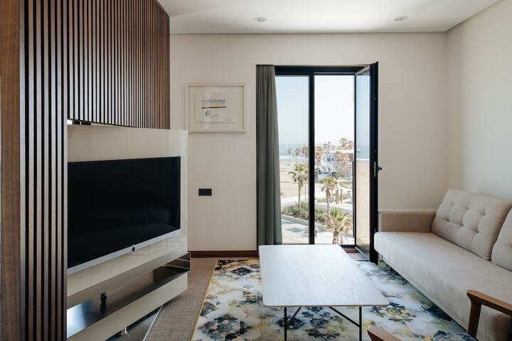 Room 44 of 168