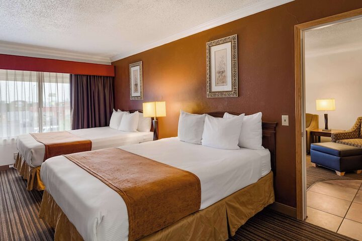Room 10 of 21
