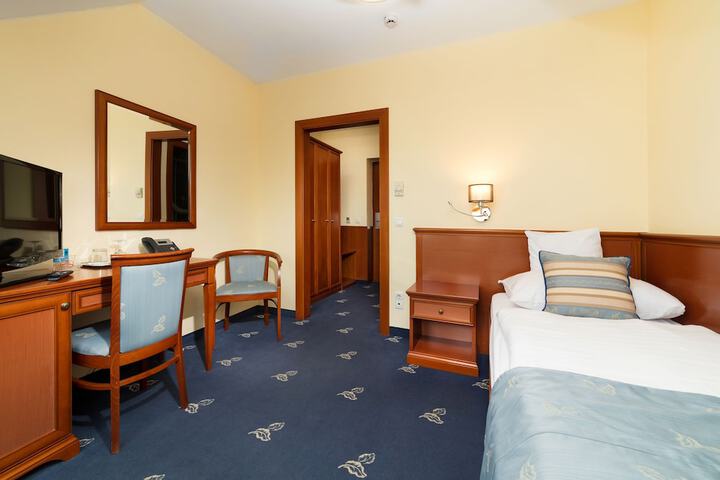 Room 17 of 63