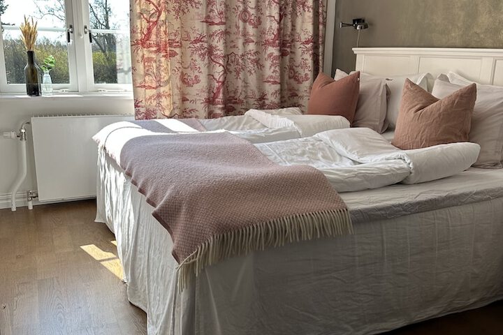 Room 27 of 126