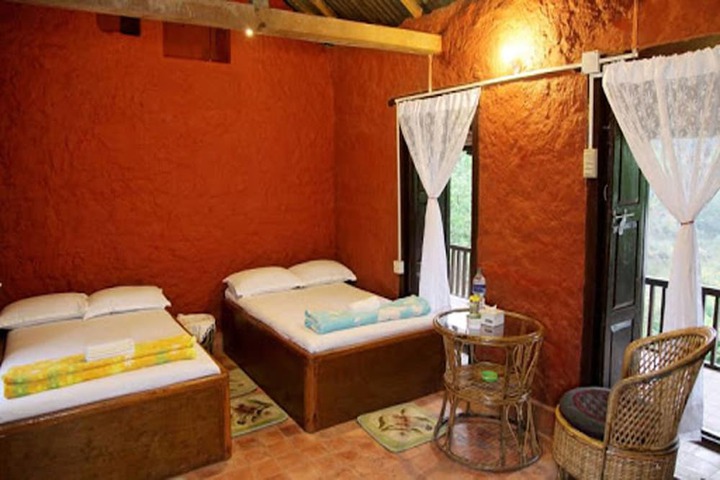 Room 4 of 33
