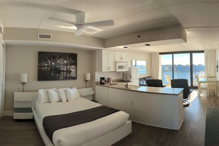 Image of Harbor Inn