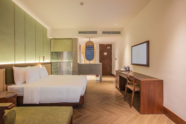 Room 7 of 94