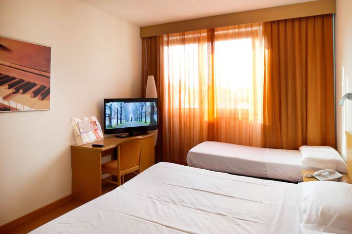 Room 13 of 50