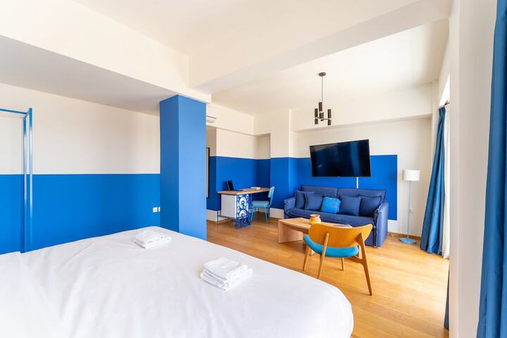 Room 4 of 43