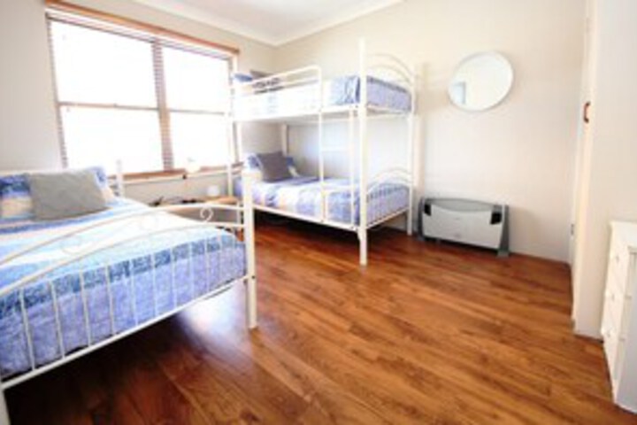 Room 10 of 12