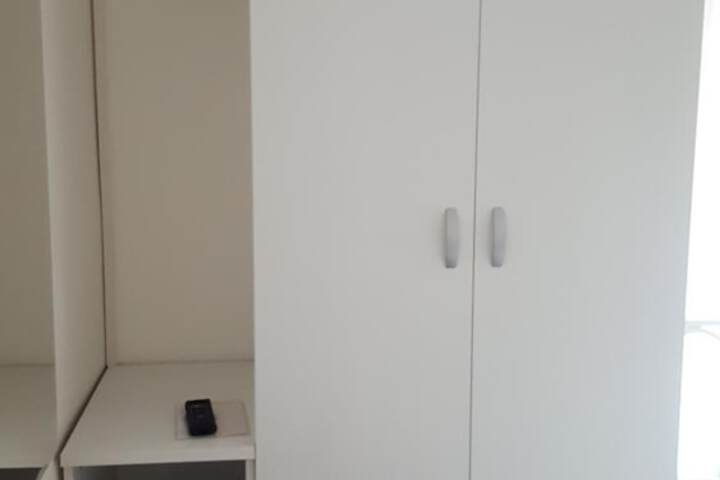 Room 9 of 25