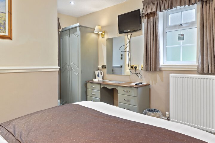 Room 10 of 60