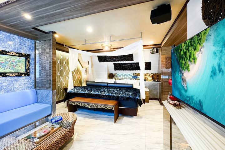 Room 4 of 40