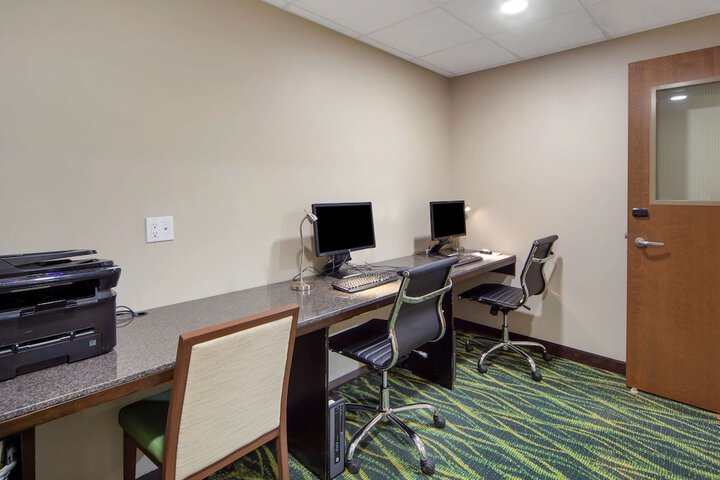 Business Center 60 of 65