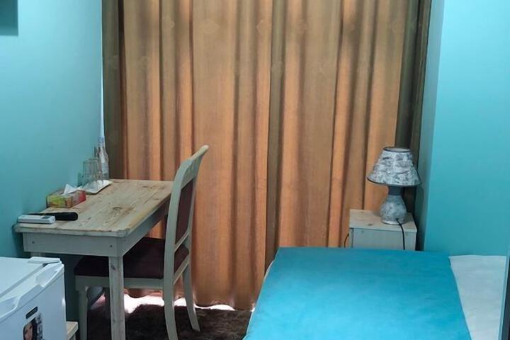 Room 9 of 28