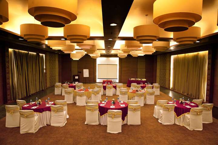 Ballroom/Hall 63 of 90