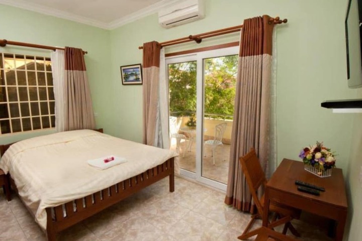 Room 3 of 83