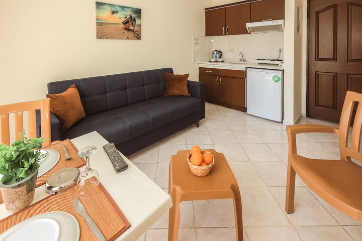 Room 5 of 32