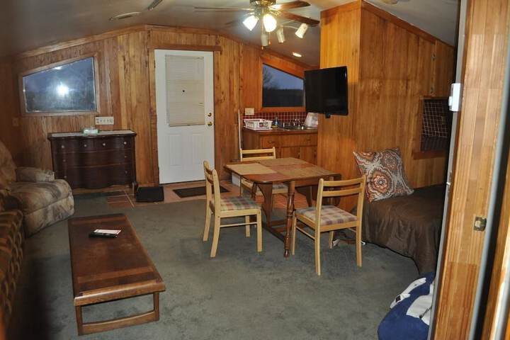Room 4 of 68