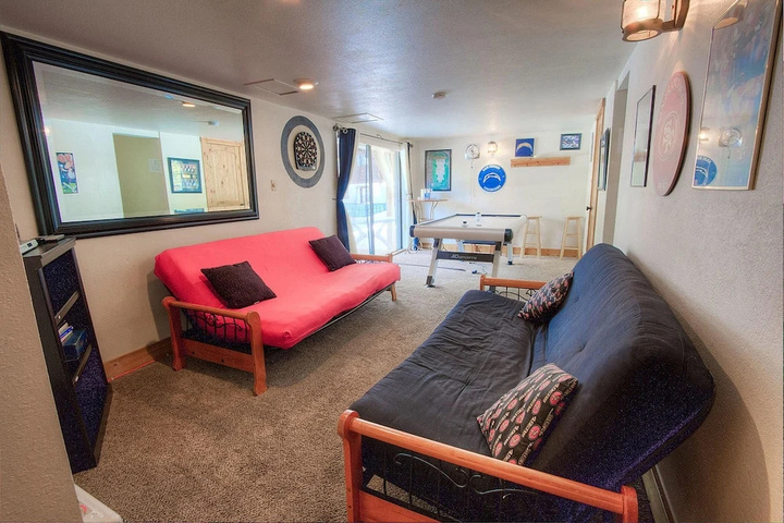 Room 11 of 18