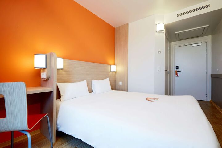 Room 7 of 31