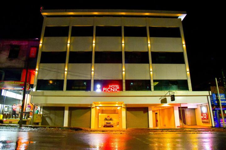 Hotel Picnic Manjeri