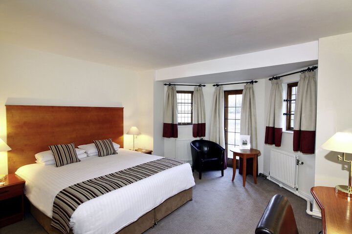 Room 4 of 34