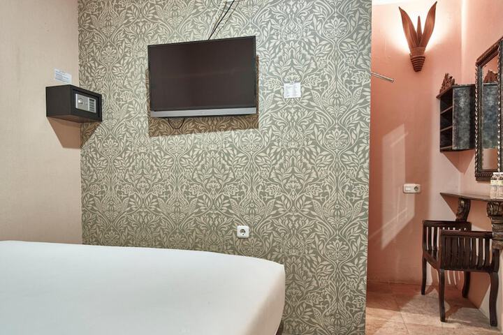 Room 15 of 40