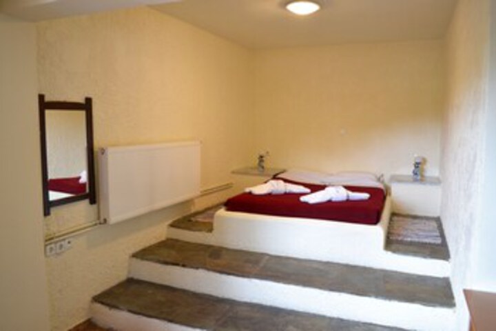 Room 44 of 120