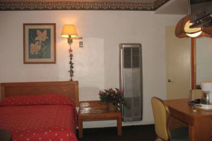 Room 8 of 26