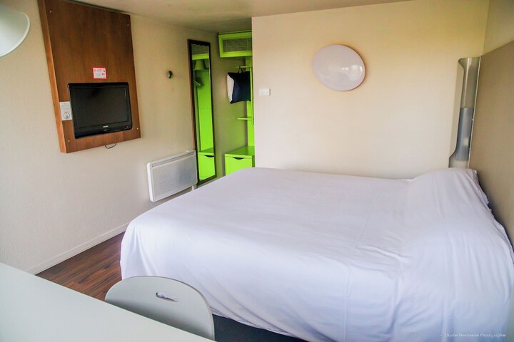 Room 18 of 76