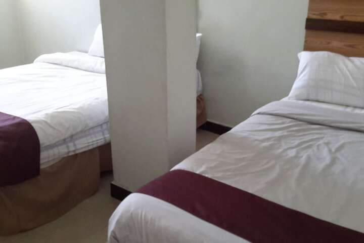 Room 11 of 30