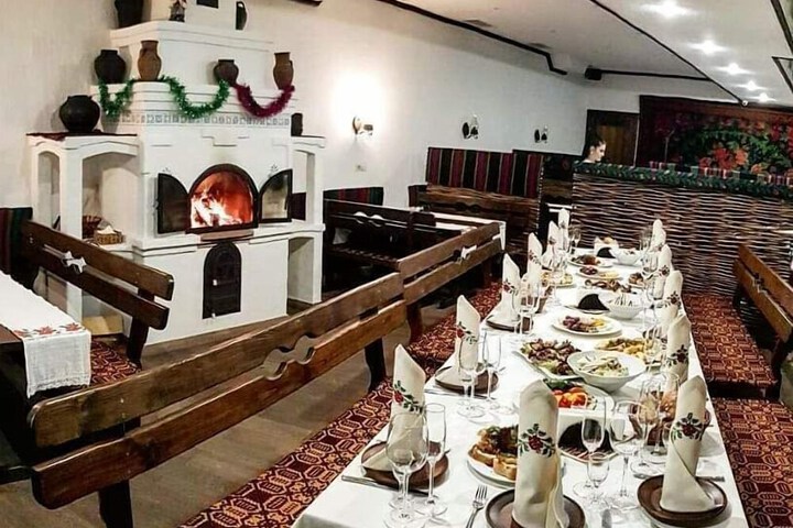 Dining 46 of 50