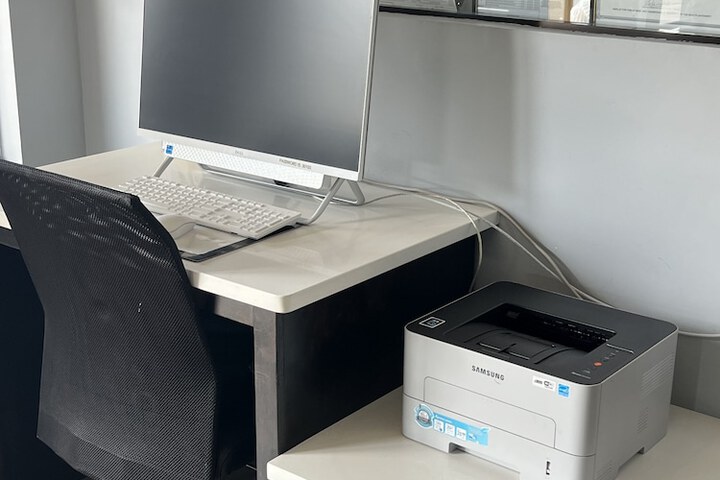 Business Center 25 of 27