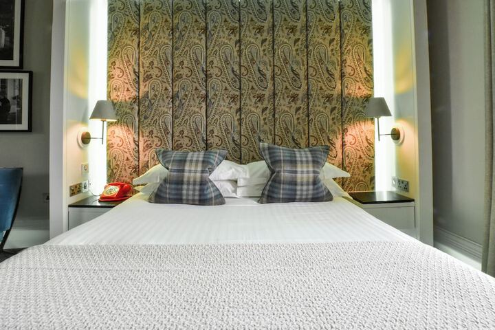 Room 12 of 85