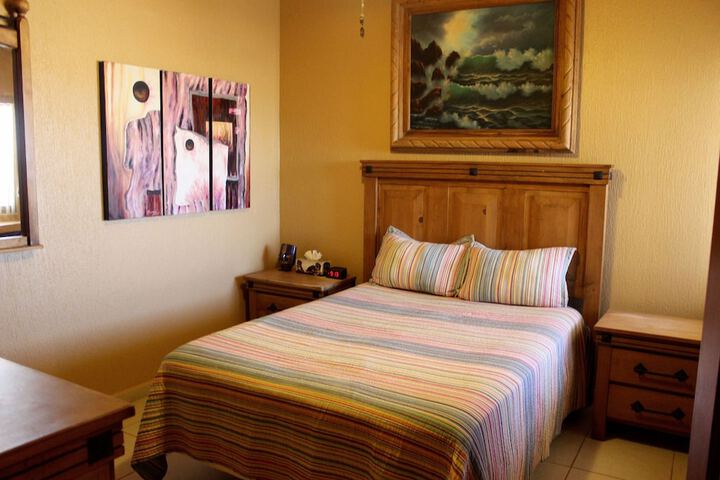 Room 104 of 599