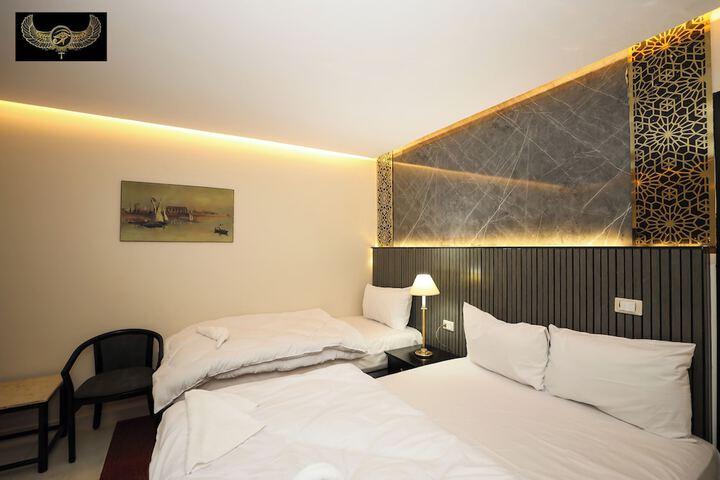 Room 38 of 177