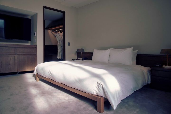 Room 33 of 106