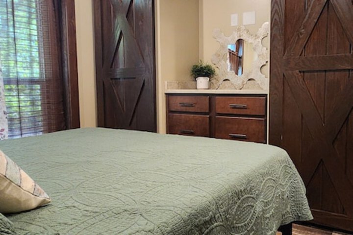 Room 13 of 313