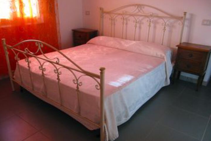 Room 12 of 22