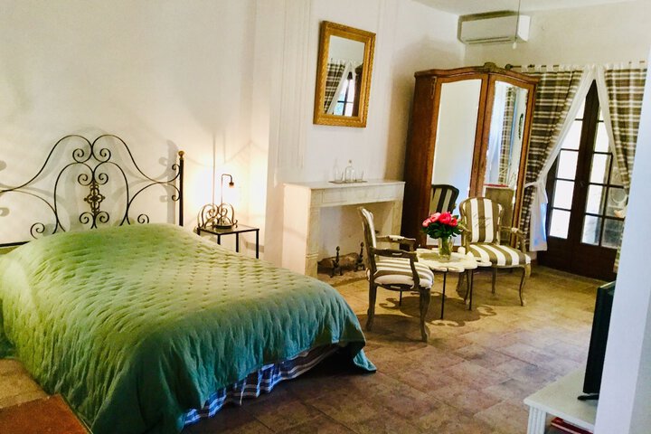 Room 16 of 53
