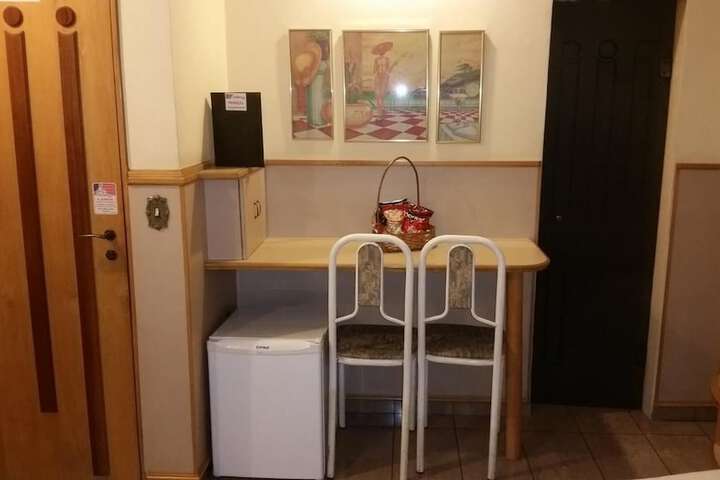 Room 15 of 28