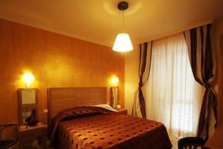 Room 15 of 42