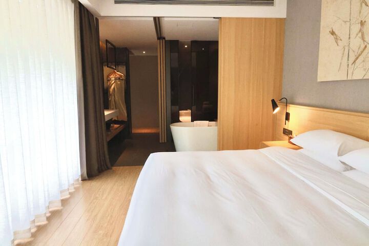 Room 68 of 176